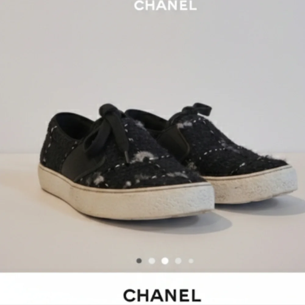 Chanel sneakers slip on Boucle women's 40 black slip on sneaker